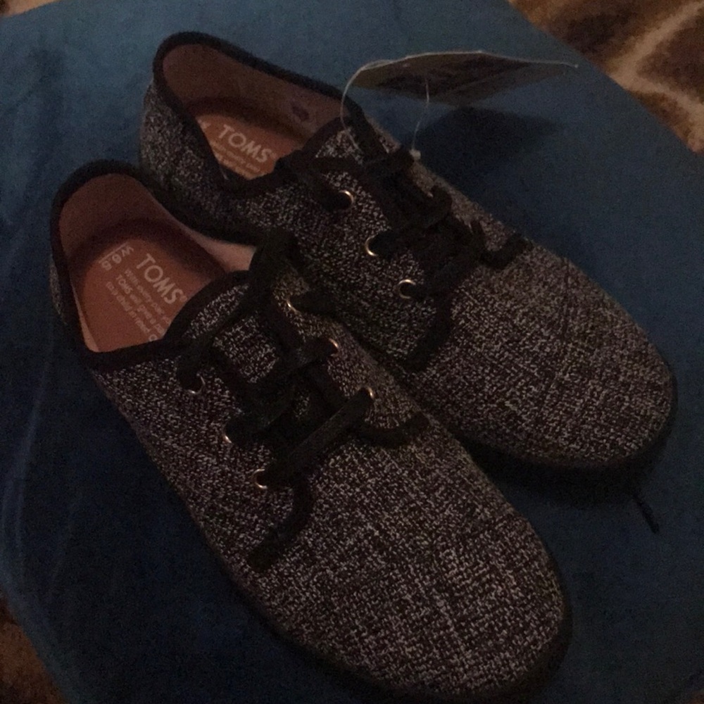 Black two tone woven Toms